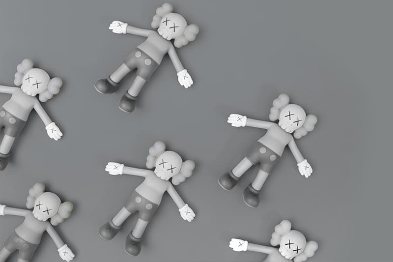 kaws holiday-hong-kong FIGURE