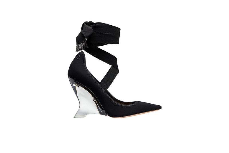 Dior is launching the dior etoile shoes in 2019 spring