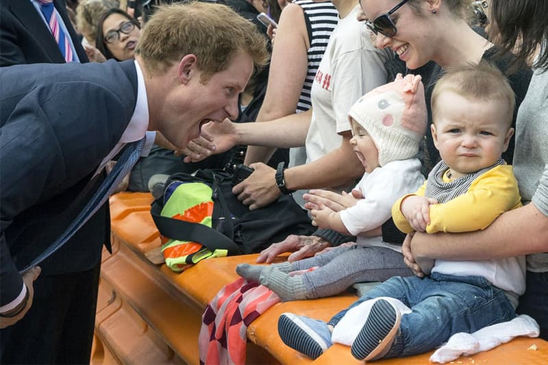 Prince-Harry-Meeting-Baby