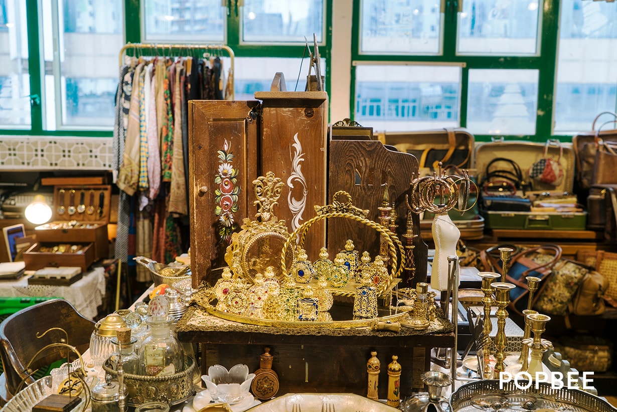 Rubbish B hong kong mong kok local vintage shop interview vintage bags accessories home decoration daily uses toys watches perfumes cosmetics