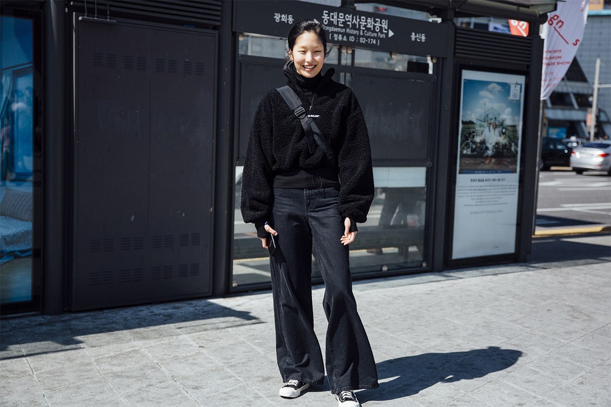Korean Girl all black Fashion Street Style