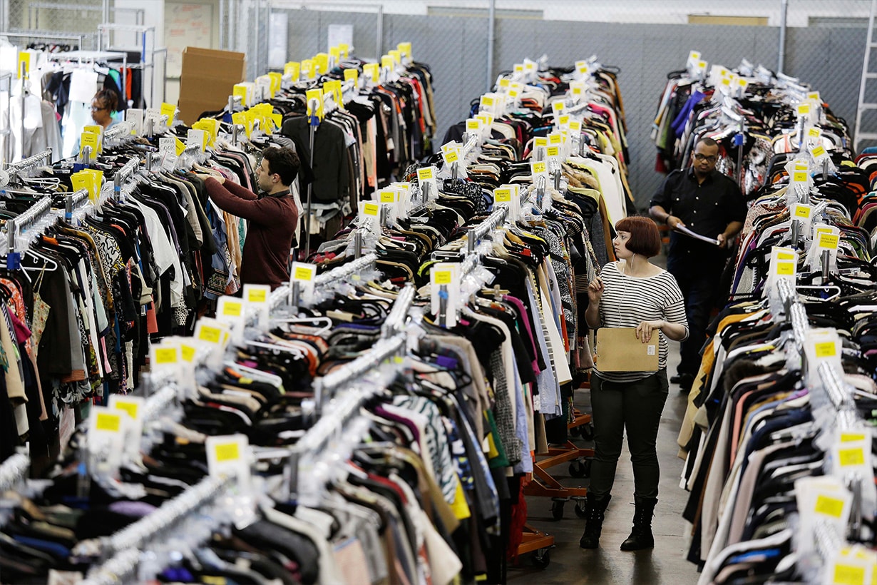 Fast fashion have a new threat by Second-hand clothing market