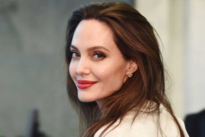 不再是你的姓氏：法院批准 Angelina Jolie 把名字中的「Pitt」刪除！