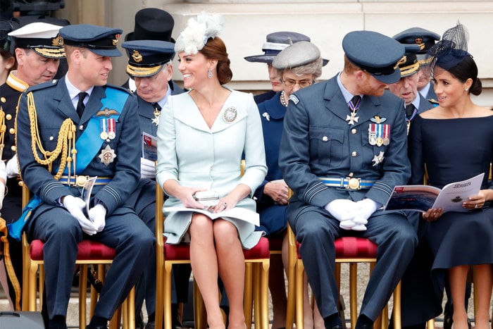 皇室成員也有搞笑時!重溫威廉夫婦、哈里夫婦互相開玩笑的時刻!