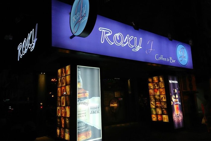 一條影片讓你更珍惜愛情:65 歲的他負債百萬仍無悔,以失憶妻子之名開酒吧