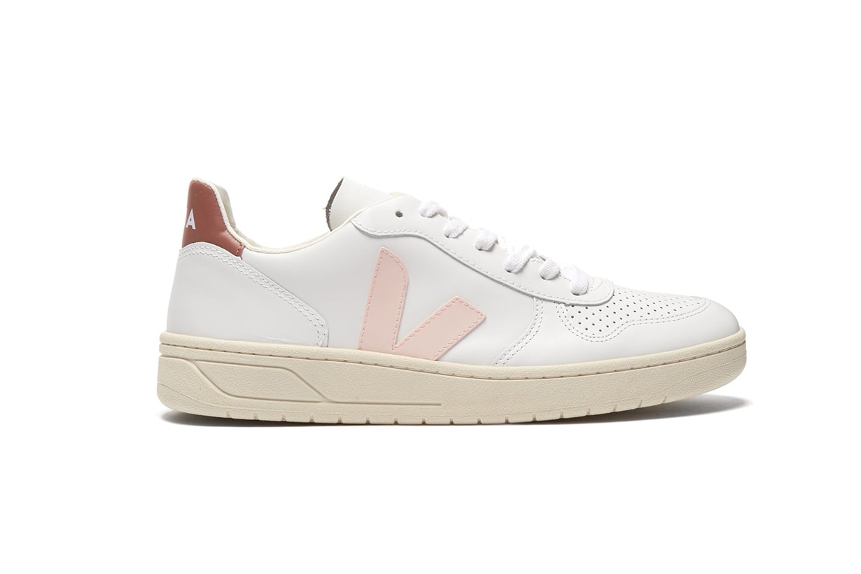 VEJA--V-10-low-top-leather-trainers