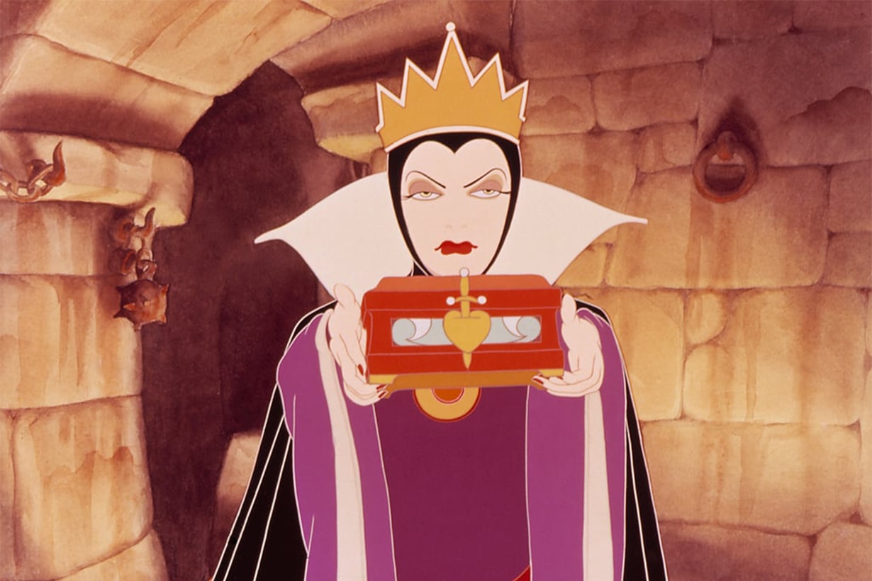 the evil queen snow white and the seven dwarfs