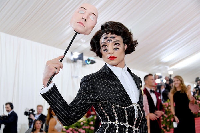Met Gala 最狂妝容:Ezra Miller 七眼詭魅現身,已分不出哪雙是真的!