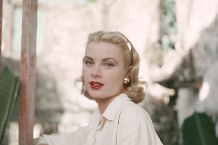 怎樣穿得簡單又精緻?王妃 Grace Kelly 的氣質打扮,原來靠 6 件單品就做到!
