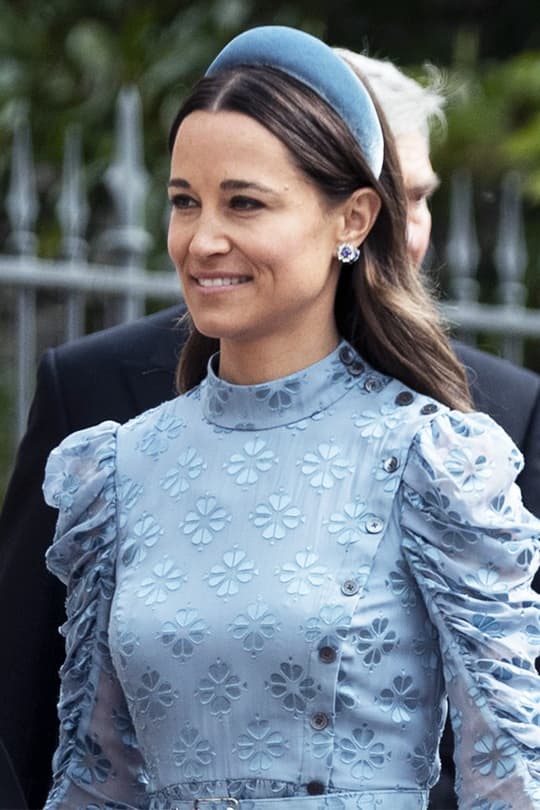 Pippa-middleton-lady-gabriella-windsor-royal-wedding-kate-spade-dress