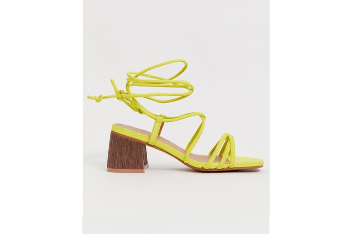 Summer 2019's Kitten Heels Trend Is The Ideal For Every Working Woman