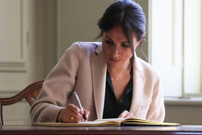 梅根寫得一手好書法,筆跡還透露不少她的個性秘密!