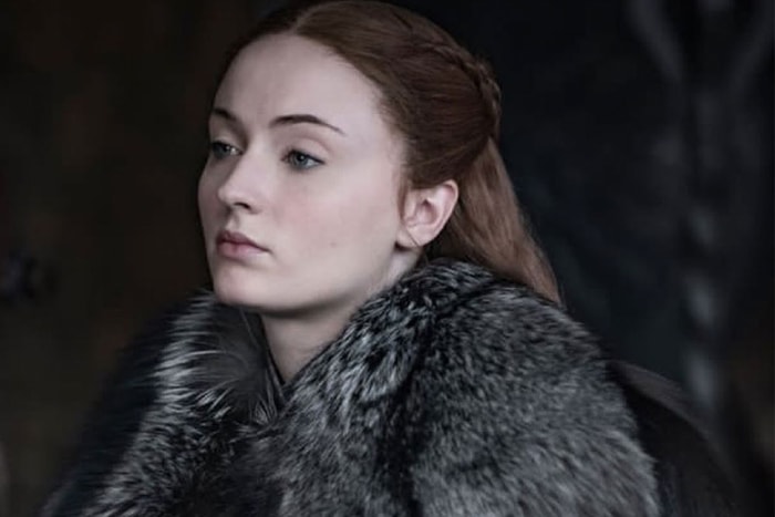 Sophie Turner 剪了短瀏海、換上西裝,網民大讚:「太帥了!」