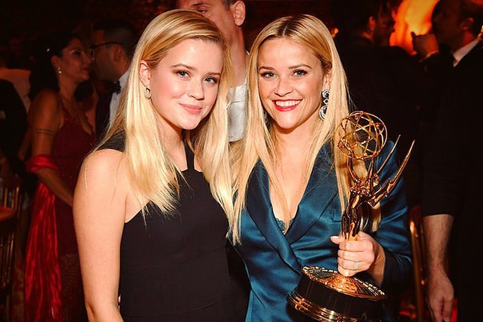 網民瘋狂討論:星二代 Ava Phillippe 與媽媽 Reese Witherspoon 實在太像雙胞胎!