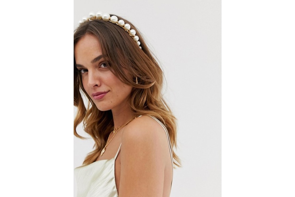 ASOS DESIGN Headband With Graduating Pearls in Gold Tone