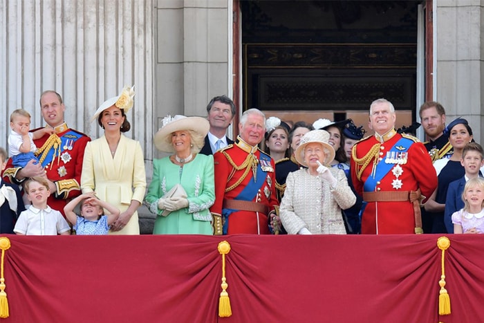 Trooping the Colour 2019：喬治王子厭世臉再次出現，跟弟弟這套歷史性穿搭一樣搶鏡！