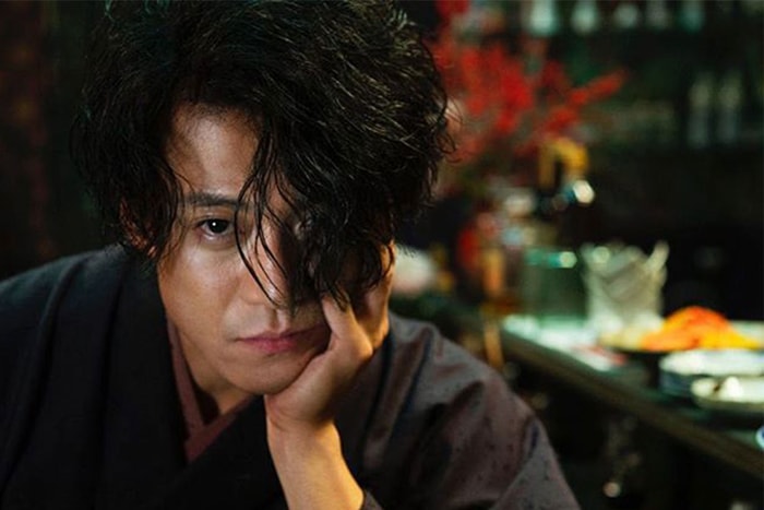 小栗旬頭髮斑白的樣子嚇壞網民:「為何變了蒼老大叔?」