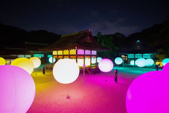 跟著 teamLab 走進京都：在夜晚的神社裡享受如夢似幻的「光之祭典」