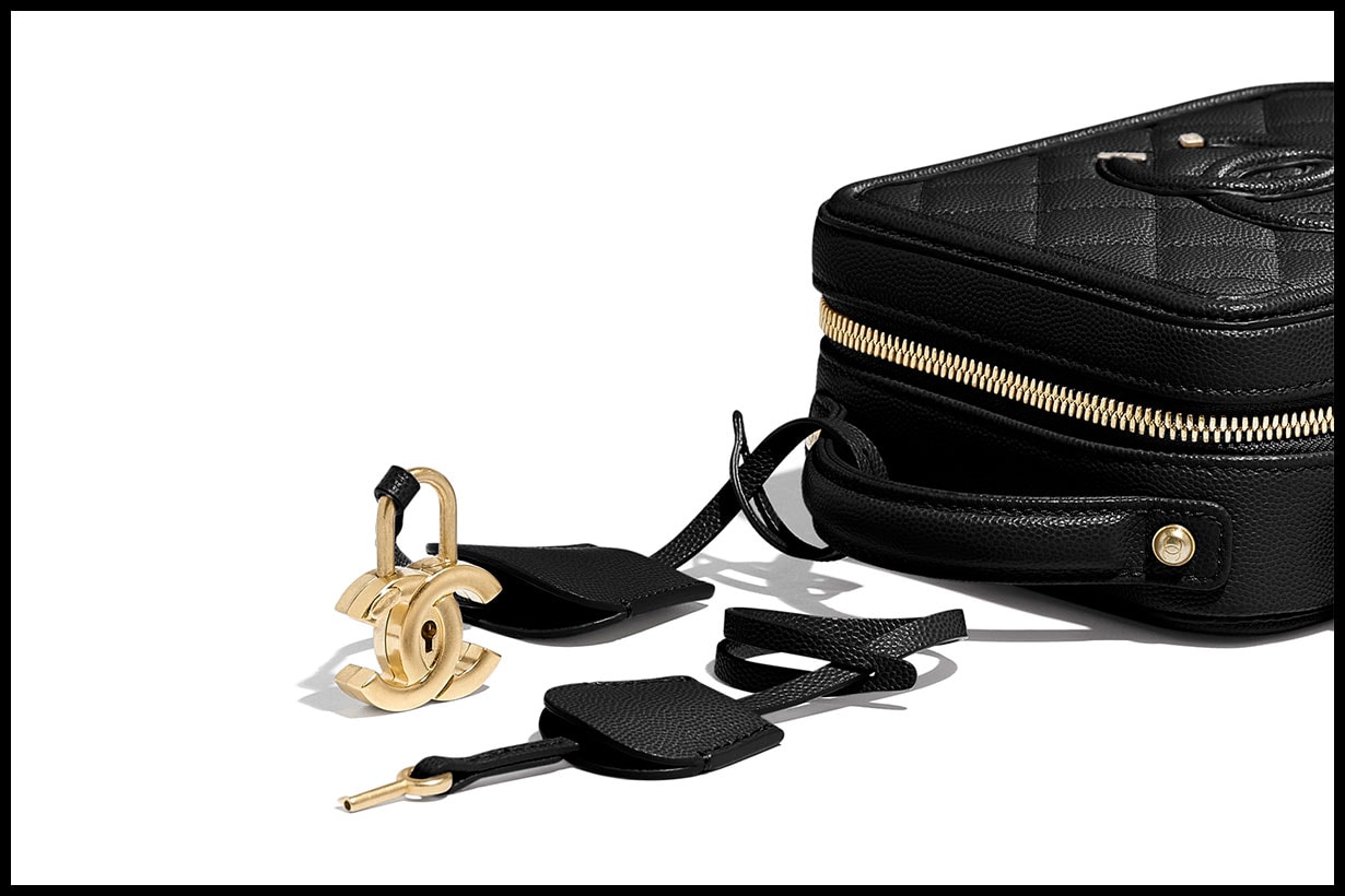 chanel vanity case