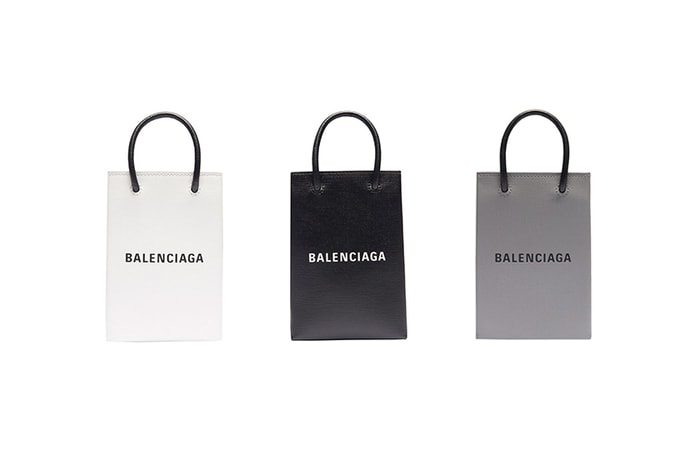 繼手機殼後：Balenciaga 推出這款極簡「手機袋」，迷你尺寸引起一陣轟動！