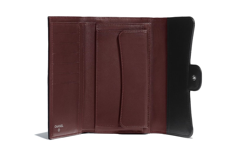 chanel-classic-wallet-in-black