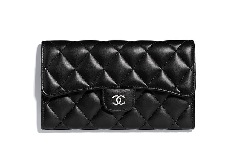 classic-flap-wallet-black-