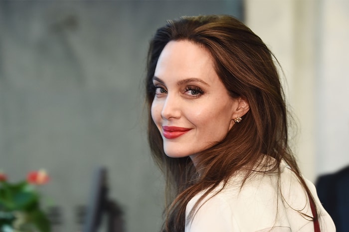 Marvel 太會選角了！Angelina Jolie《Eternals》形象照氣場超強！