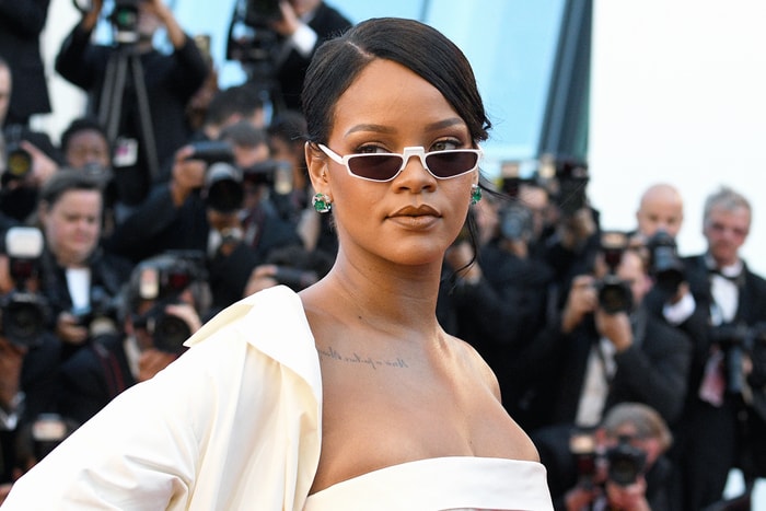 網絡都在討論這款專屬 Rihanna 的香氣，「像是天堂的味道！」
