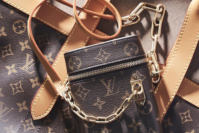 超小手袋之後,Louis Vuitton 即將推出的這款 Monogram 手機袋又再次引來關注!