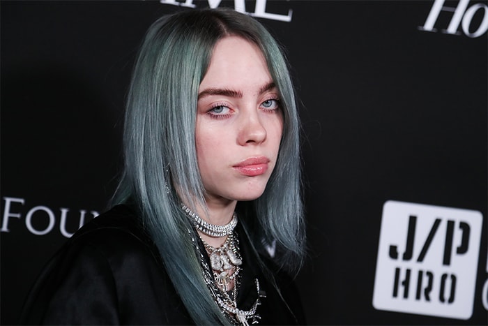 Billie Eilish 以光頭、無上衣造型登上《NYLON Germany》，卻發聲明譴責？