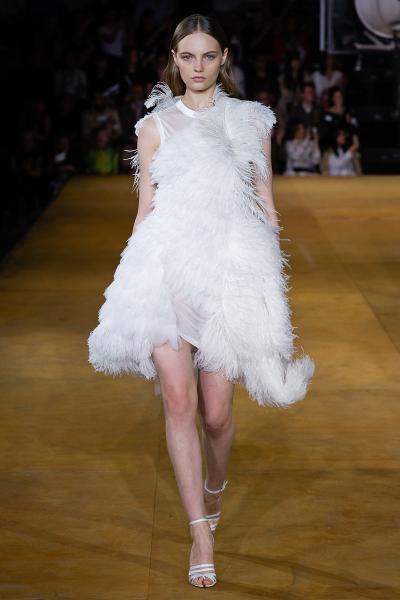 burberry spring 2020 ready to wear London fashion week