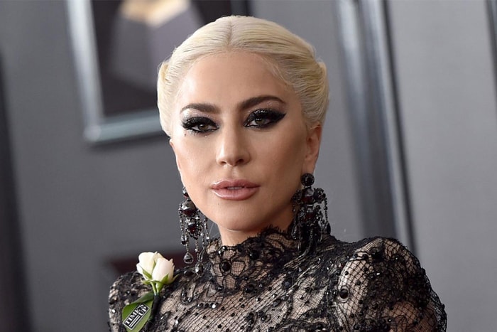 面對人生的低潮，Lady Gaga 直言：「化妝拯救了我。」