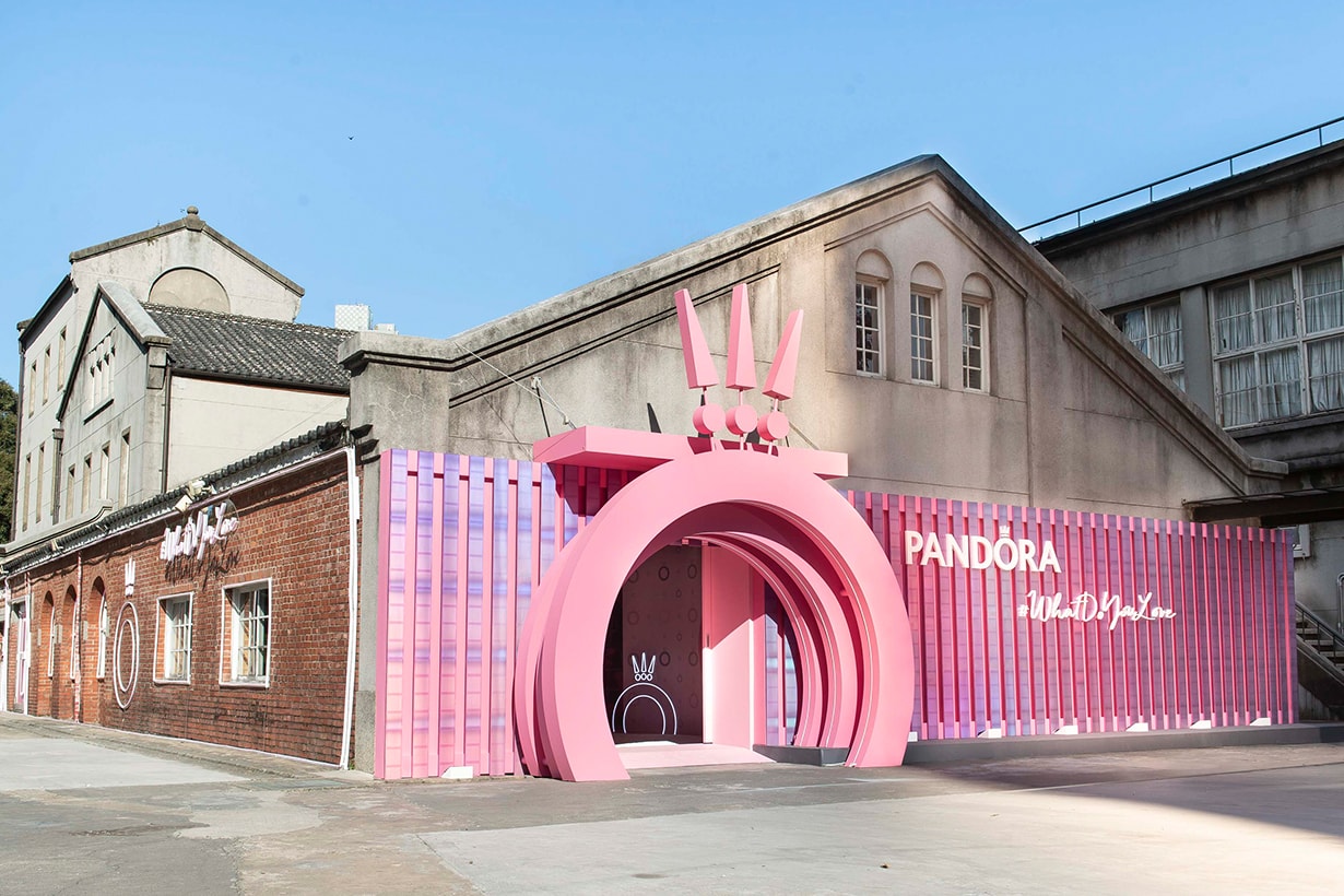 Pandora What Do You Love Pink exhibition in Taipei