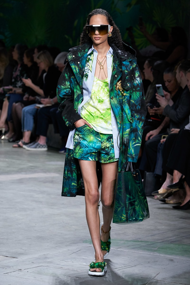 versace mfw jennifer lopez jungle sexy dress 2020 ss throwback