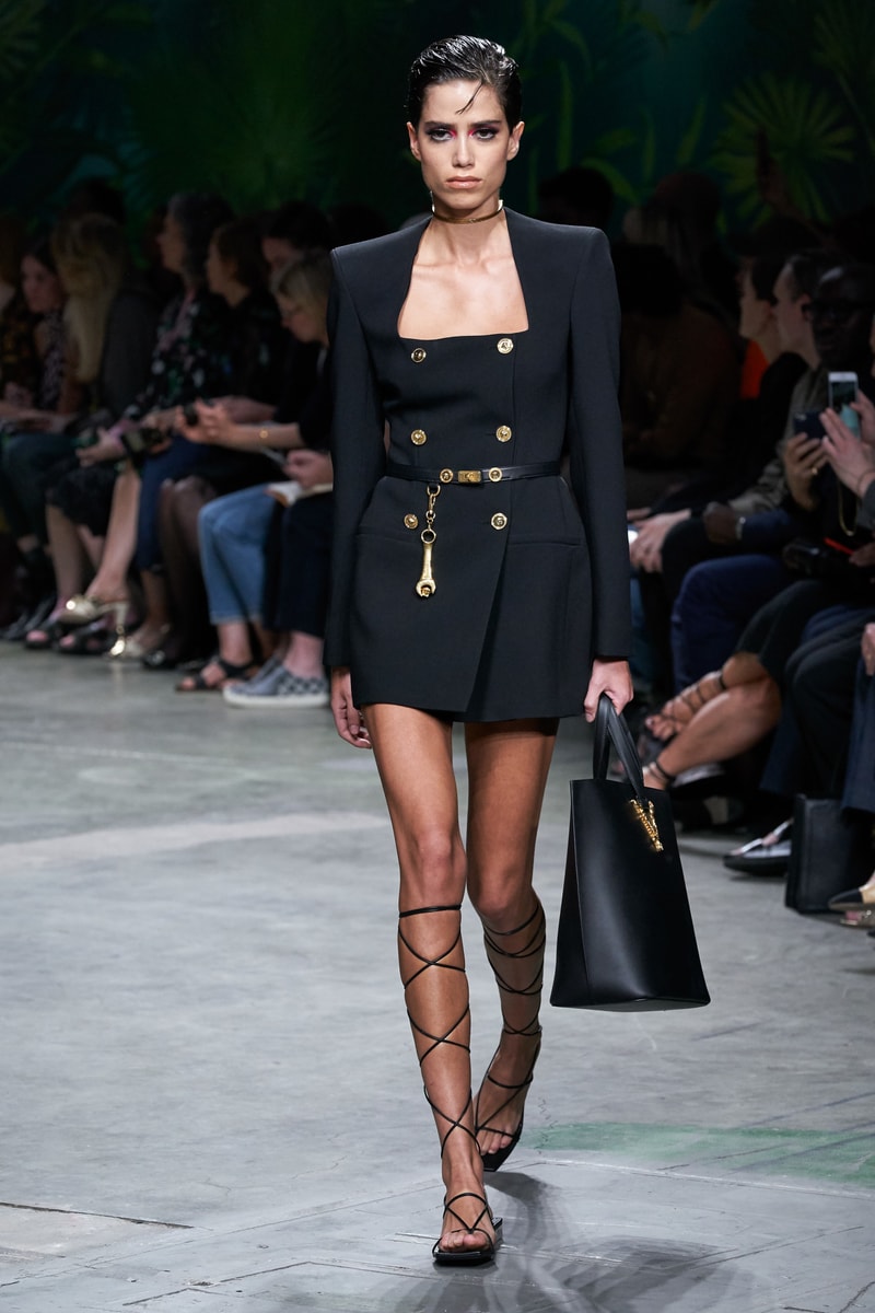 versace mfw jennifer lopez jungle sexy dress 2020 ss throwback