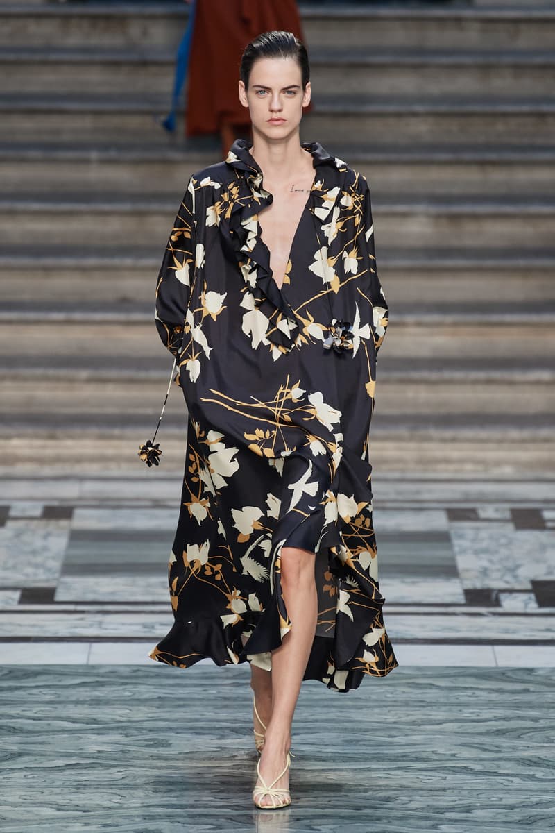 victoria beckham ss20 london fashion week lfw runway