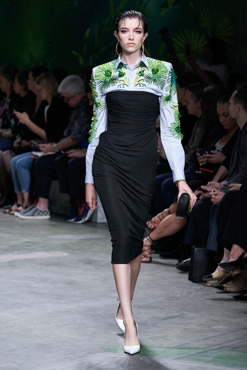 versace mfw jennifer lopez jungle sexy dress 2020 ss throwback
