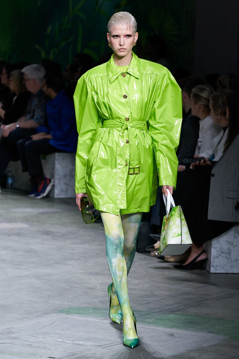 versace mfw jennifer lopez jungle sexy dress 2020 ss throwback