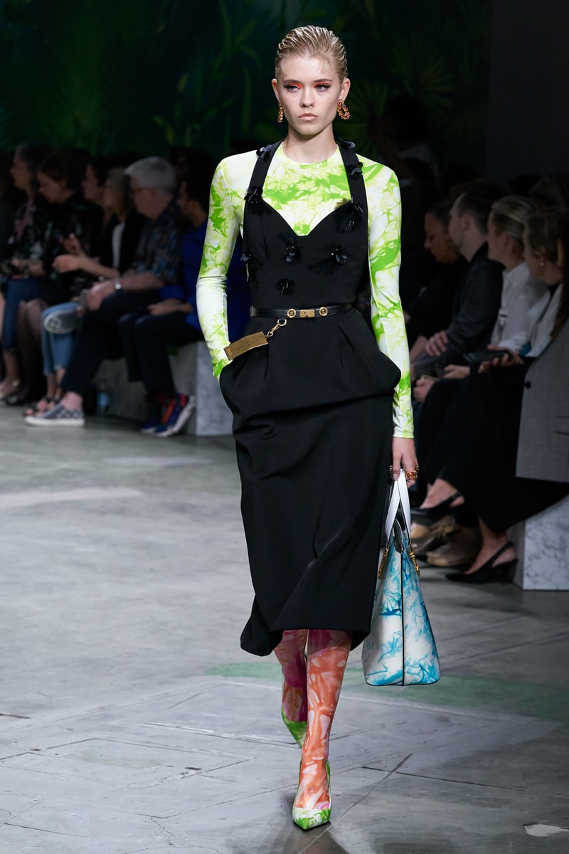 versace mfw jennifer lopez jungle sexy dress 2020 ss throwback