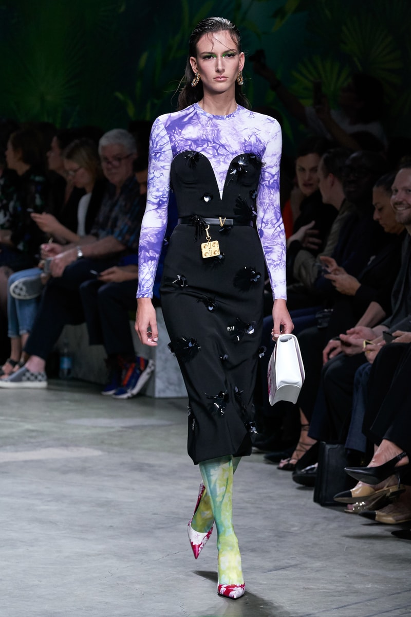 versace mfw jennifer lopez jungle sexy dress 2020 ss throwback