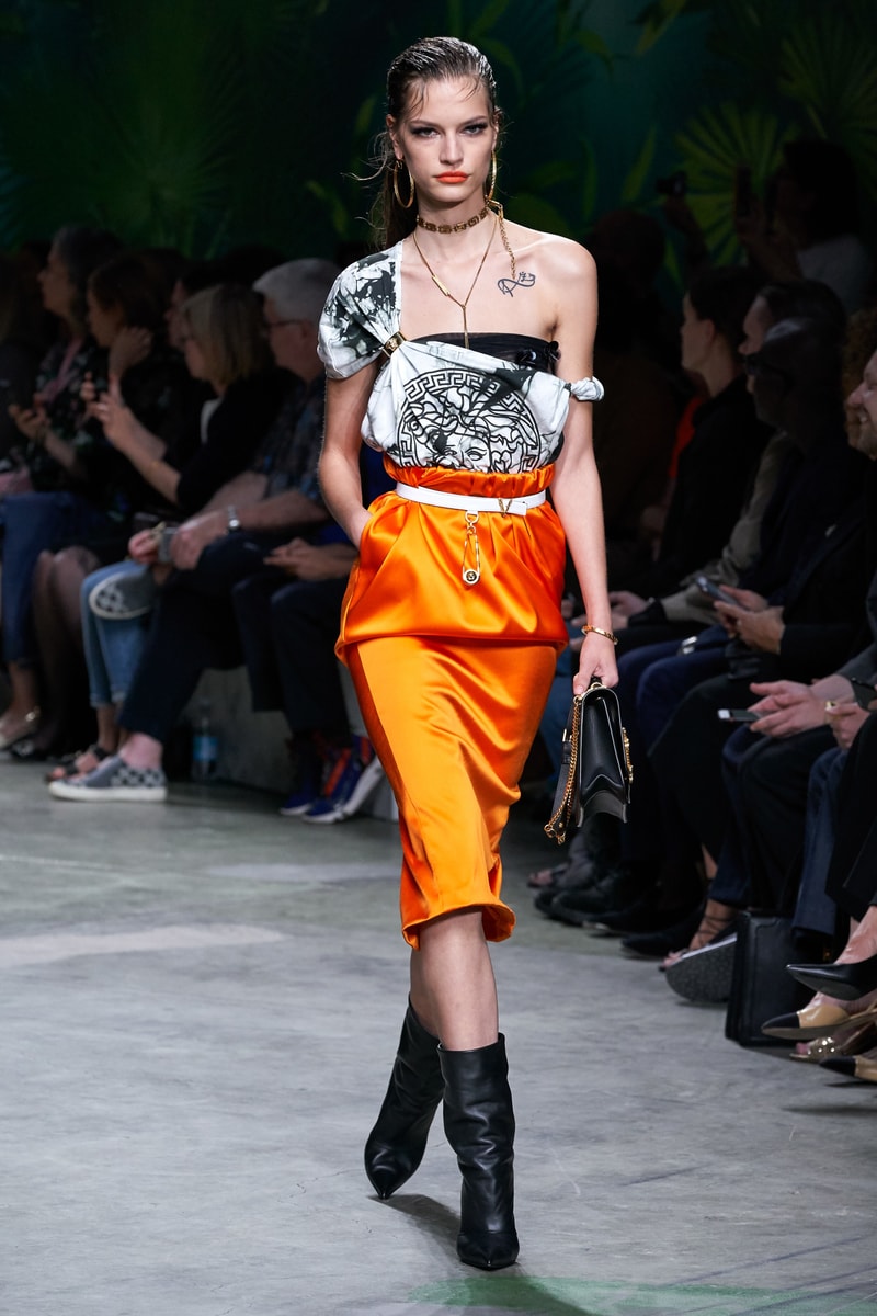 versace mfw jennifer lopez jungle sexy dress 2020 ss throwback