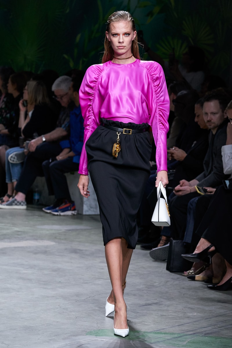 versace mfw jennifer lopez jungle sexy dress 2020 ss throwback
