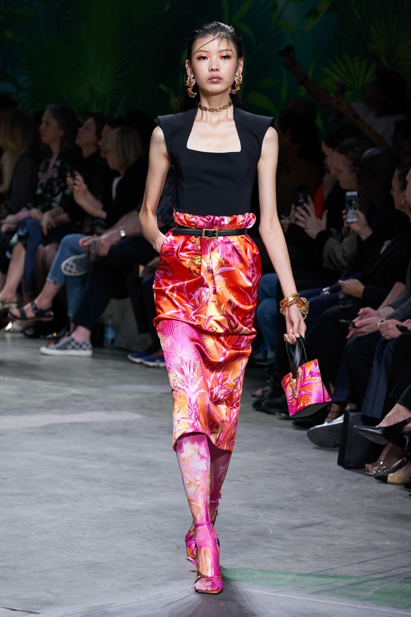 versace mfw jennifer lopez jungle sexy dress 2020 ss throwback