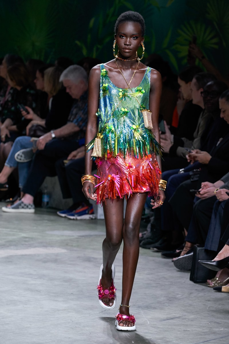versace mfw jennifer lopez jungle sexy dress 2020 ss throwback