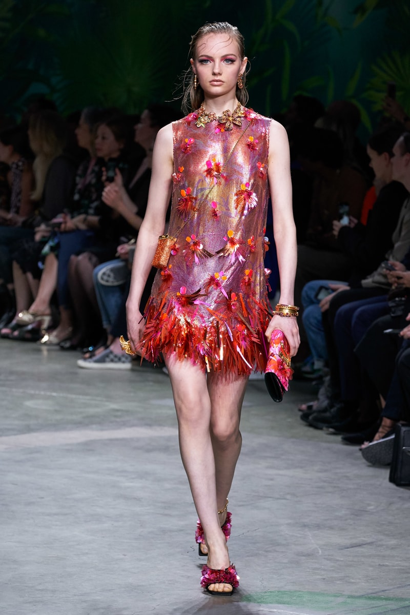 versace mfw jennifer lopez jungle sexy dress 2020 ss throwback