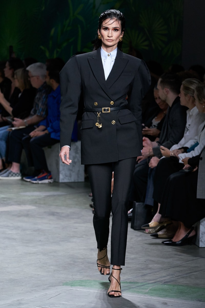 versace mfw jennifer lopez jungle sexy dress 2020 ss throwback