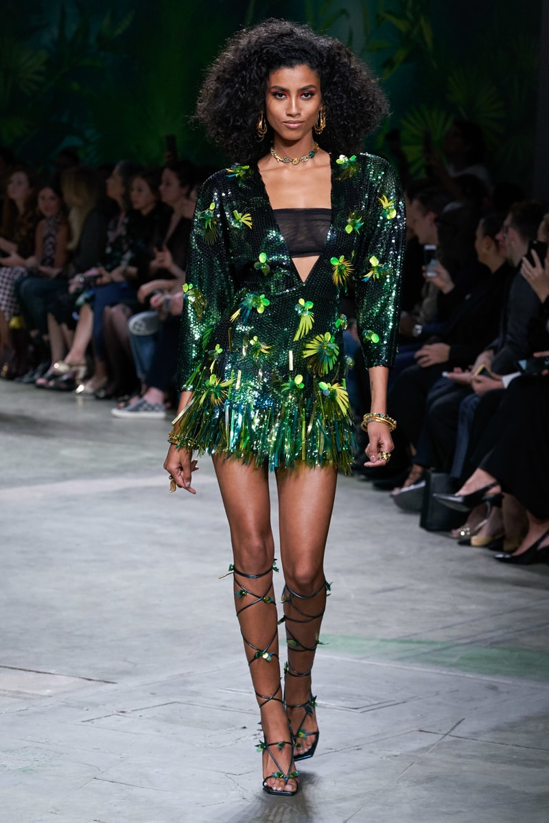 versace mfw jennifer lopez jungle sexy dress 2020 ss throwback
