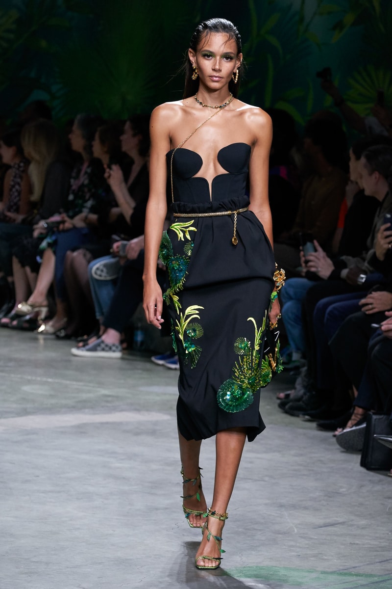 versace mfw jennifer lopez jungle sexy dress 2020 ss throwback