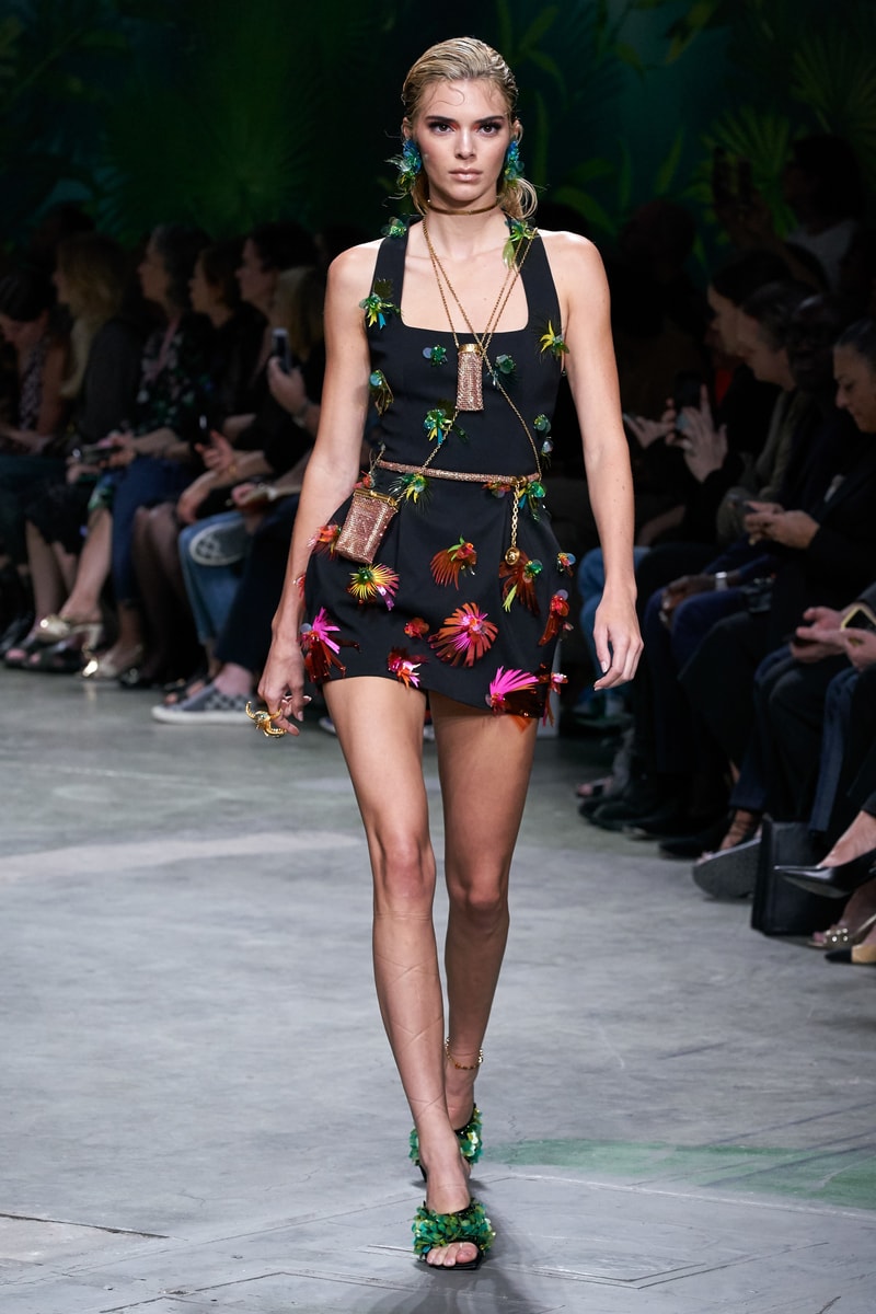versace mfw jennifer lopez jungle sexy dress 2020 ss throwback