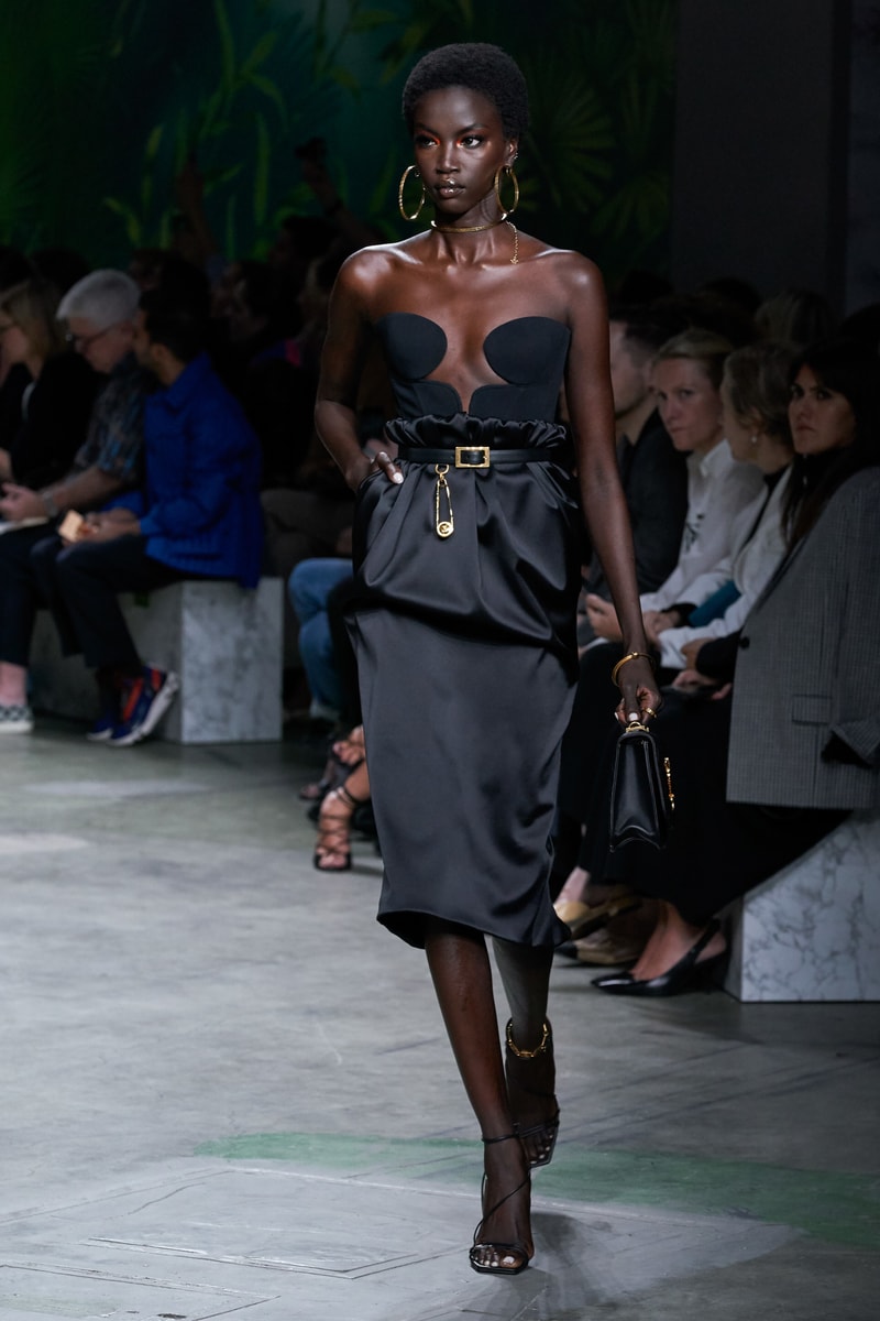versace mfw jennifer lopez jungle sexy dress 2020 ss throwback